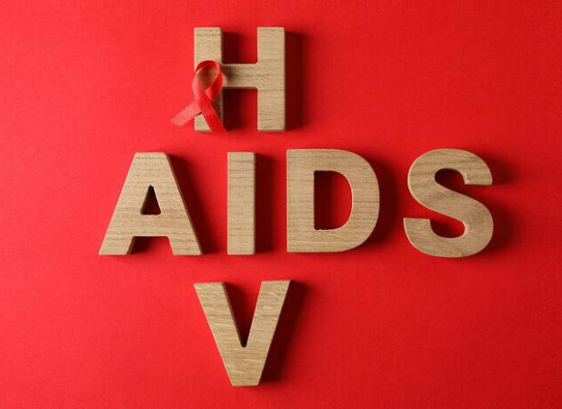 روز جهانی ایدز؛ ۳۹.۹ میلیون نفر در دنیا با HIV زندگی می‌کنند؛ هنوز راهی طولانی تا پایان این بیماری