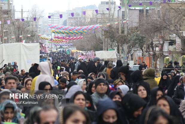 استقبال بی نظیر مردم ایلام از جشن خیابانی نیمه شعبان