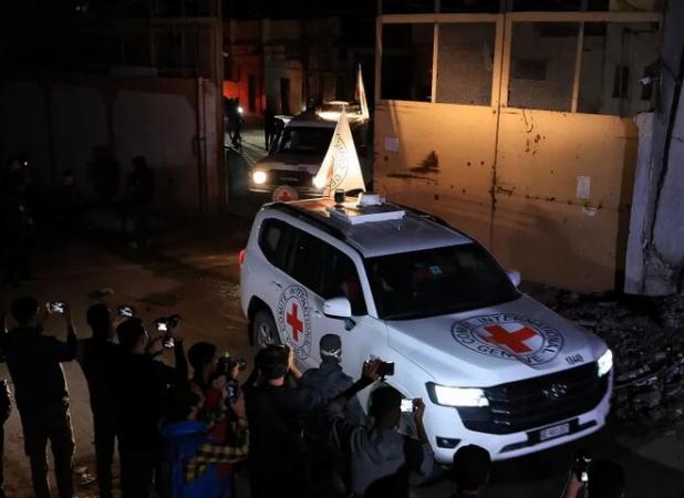 تحویل جسد یک اسیر صهیونیست به صلیب سرخ