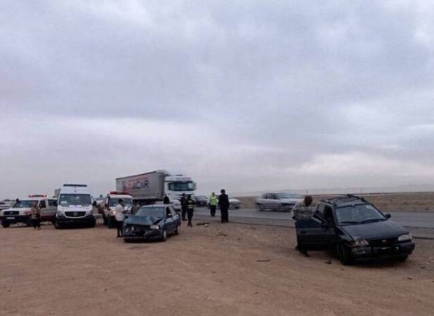 تصادف زنجیره‌ای ۳۰ خودرو در آزادراه زنجان – تبریز با ۲۱ مصدوم