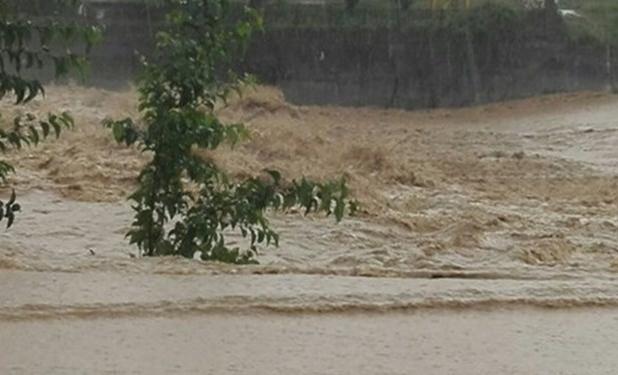 سیلاب بهاری راه ۱۵ روستای مازندران را بست