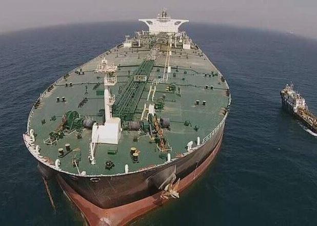 کشتی خارجی حامل ۶ میلیون لیتر سوخت قاچاق در دریای عمان توقیف شد