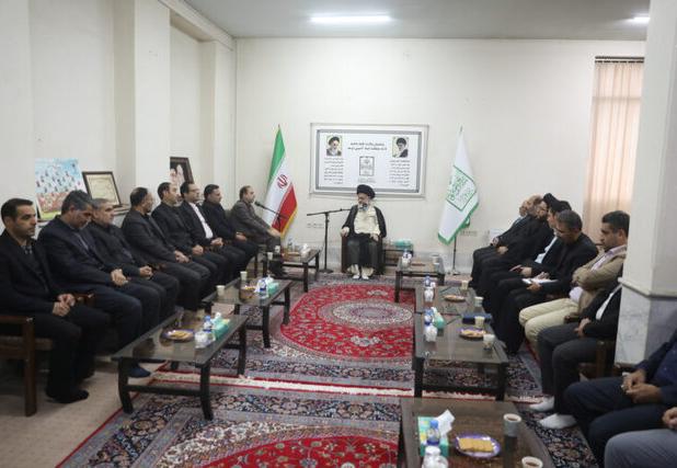 رئیس جامعه مدرسین حوزه علمیه قم: هدف دشمن گرفتن هویت ملی و دینی از دانش آموزان است