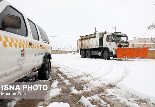 بارش برف و یخبندان در محورهای کوهستانی شهرستان تفت