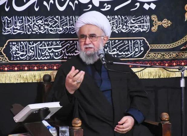 آیت الله رمضانی: تفکر عاشورایی الهام‌ بخش انقلاب اسلامی ایران بود