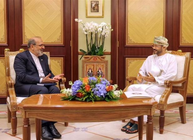 پیام کتبی عراقچی به وزیر خارجه عمان تقدیم شد