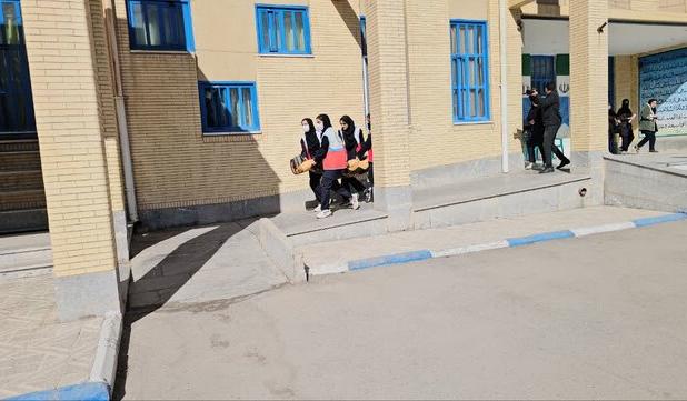مانور سراسری زلزله در مدارس شهرستان زرند برگزار شد