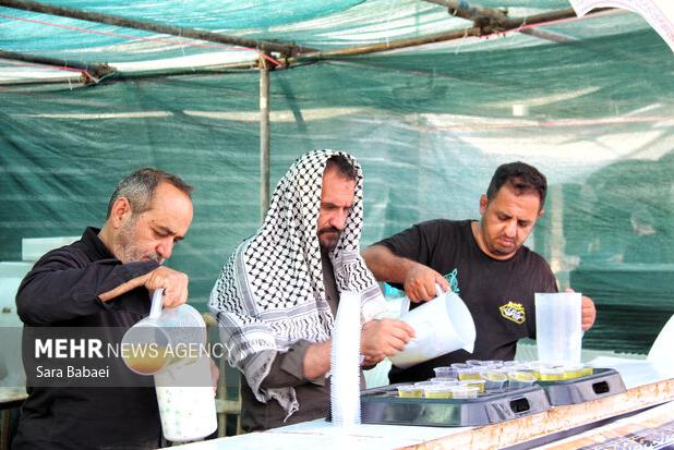 آغاز خدمت‌رسانی خادمان رضوی به زائران حسینی در قم