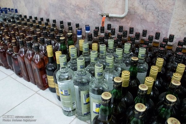 انهدام کارگاه مشروبات الکلی و پلمب ۱۹ سوئیت غیرمجاز در اهواز