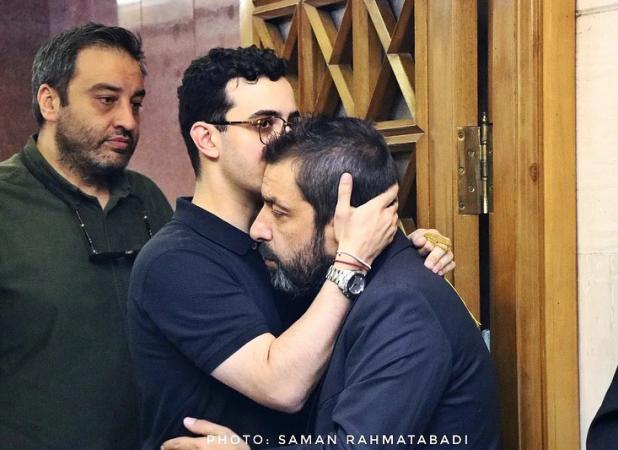 تصاویر پربازدید جمع کثیری از هنرمندان در ختم هادی جمشیدی‌فر
