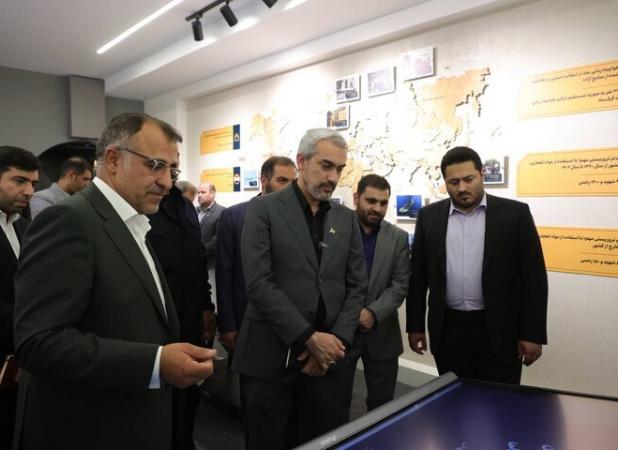 بازدید وزیر اقتصاد از نمایشگاه بین‌المللی مبارزه با پولشویی