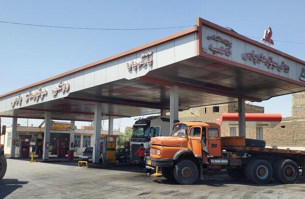 کشیتی: جایگاه دار سوخت متخلف در جیرفت ۴۳۰ میلیارد جریمه شد