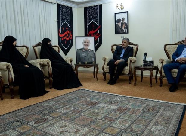 اسلامی با خانواده شهیدان باقری، سلامی، حاجی‌‌زاده و رشید دیدار کرد