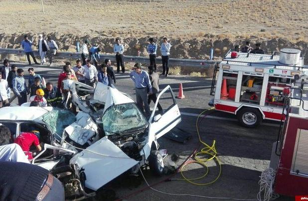 ۳ فوتی و ۳ مصدوم بر اثر برخورد دو خودرو در جاده محلات به خمین