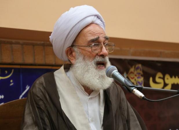 امیرالمومنین (ع) دنیا را بی ارزش می پنداشت