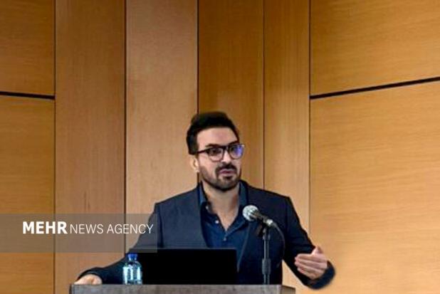 برگزیده شدن مقاله رضا ناصری از بین ۵۵۰ اثر؛ کاهش وزن دیجیتالی شد