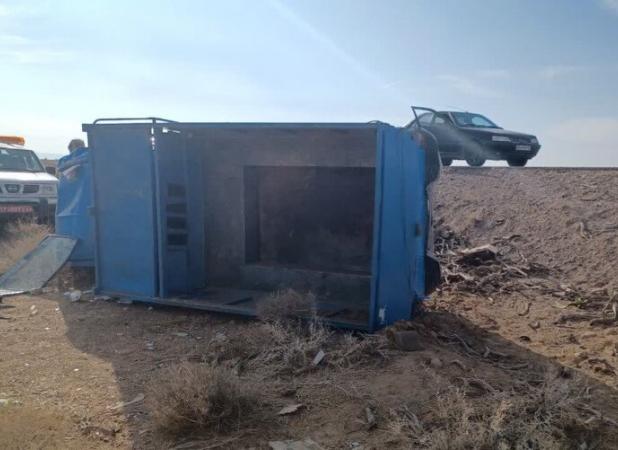 واژگونی نیسان در ایذه باعث مصدومیت ۸ نفر شد