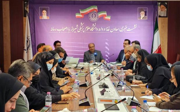 خشنود: بیش از ۴۰۰ میلیارد ریال فرآورده‌های غیرمجاز در فارس کشف شد