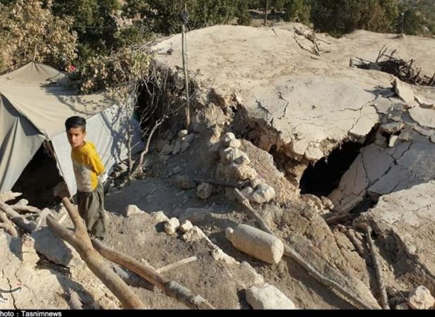 توزیع اقلام غذایی و بهداشتی میان زلزله‌زدگان اندیکا/ واکسیناسیون مردم زلزله‌زده آغاز شد