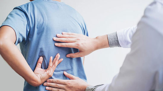 دیسک کمر چیست؟ علائم، علل و روش‌های درمان