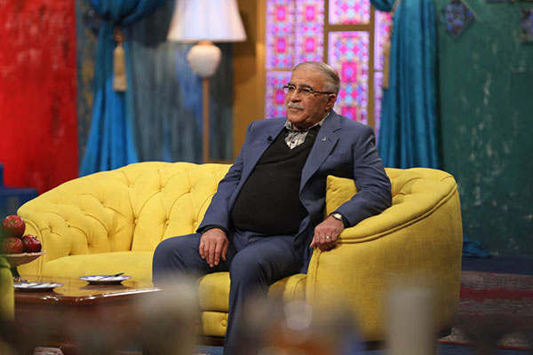 روشن: فرهاد مجیدی برگردد دیوانه است!