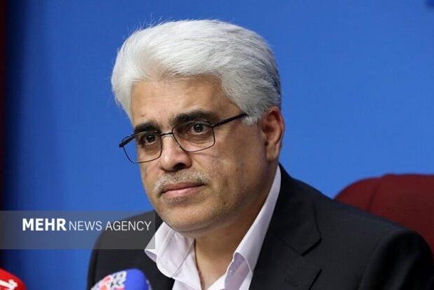 سهمیه بنزین خودروهای تعویض پلاکی قطع نمی‌شود