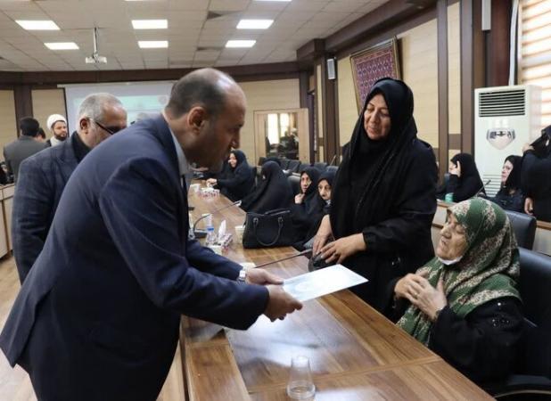 تجلیل از ۶۰ مادر و همسر شهید ورامینی در سالروز شهادت حضرت ام‌البنین(س)