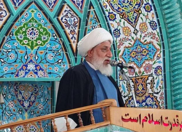 با اتحاد و ایمان راسخ، در برابر استکبار جهانی ایستادگی کردیم