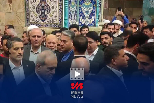 رئیس‌جمهور حرم حضرت معصومه(س) را زیارت کرد