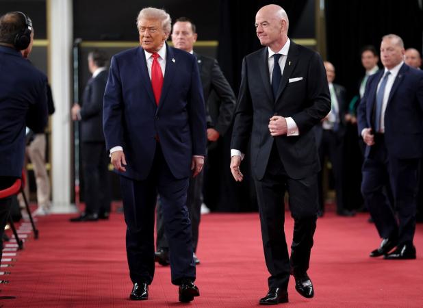 ورود دونالد ترامپ روی فرش قرمز فیفا