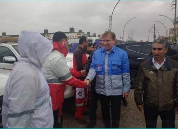 حضور میدانی استاندار بوشهر در کنار امدادگران هلال احمر در عسلویه
