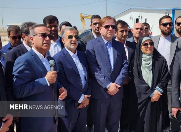 وزیر راه و شهرسازی: زیرساخت‌های مجتمع بندری نگین توسعه می‌یابد