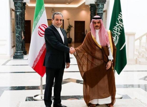 عراقچی روز ملی عربستان را به وزیر خارجه این کشور تبریک گفت