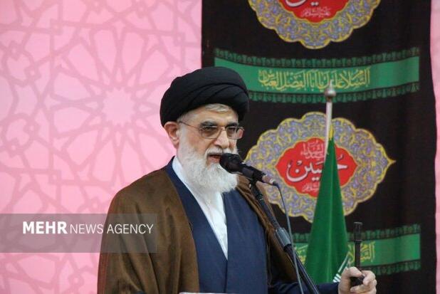 امام جمعه انزلی: حفظ وحدت در جامعه مهمترین وظیفه همگان است