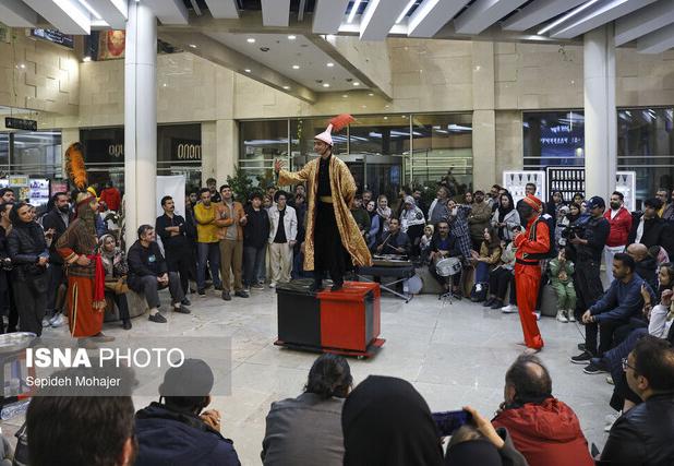 یک کارگردان: تئاتر خیابانی باید به میان مردم برود