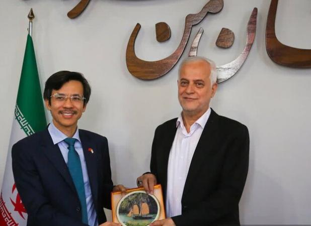 سفیرویتنام:«هوشی‌مین» و «اصفهان» در حوزه انرژی خورشیدی همکاری می‌کنند