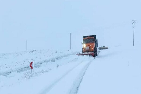 انسداد راه‌های ۴۰۰ روستای آذربایجان‌شرقی بر اثر بارش برف و کولاک