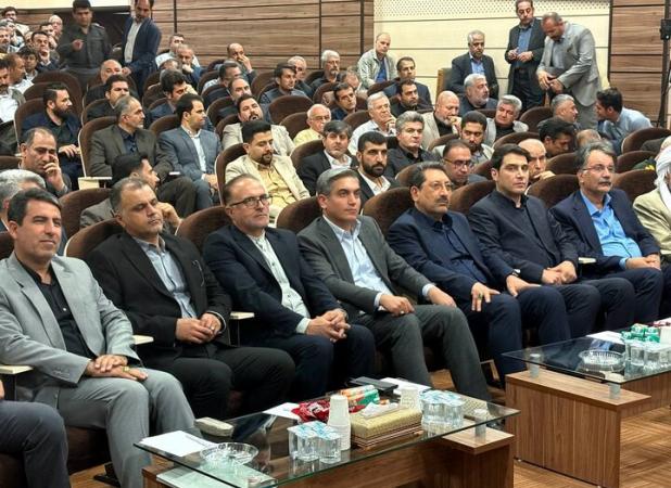 نشست وزیر صمت با فعالان اقتصادی حوزه صنعت، معدن و تجارت در کردستان