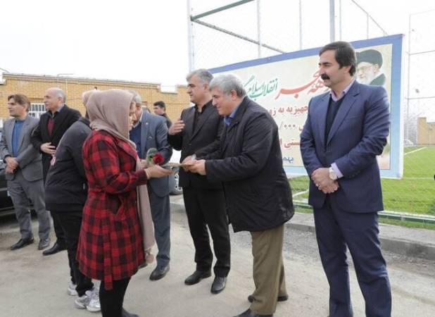 اهدای ۵۲ سری جهیزیه به نوعروسان تحت پوشش بهزیستی کردستان