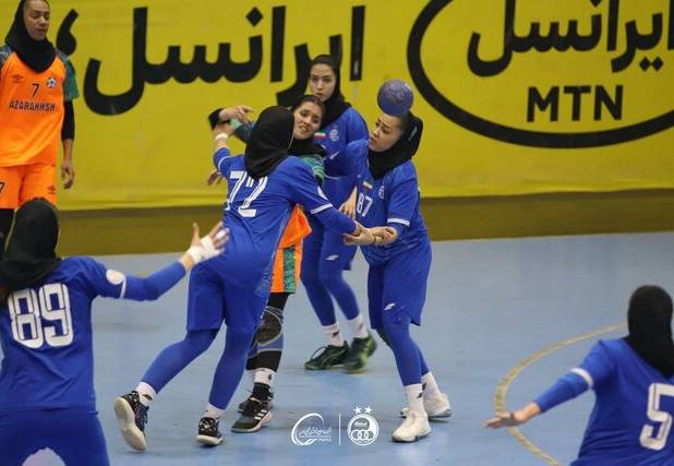 ادامه صدرنشینی سپاهان در هندبال زنان/ شکست استقلال