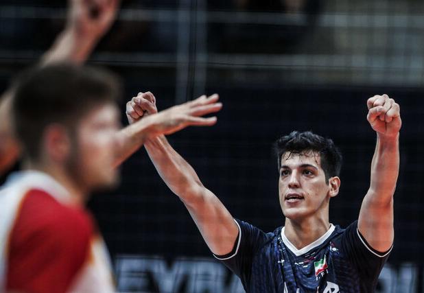 صابر کاظمی با اورژانس هوایی به ایران منتقل می‌شود + ویدیو از قطر