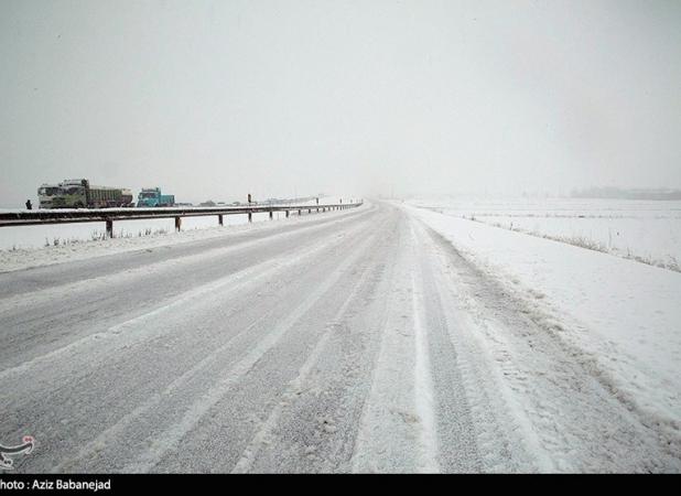 انسداد ۲۱ محور شریانی به علت بارش برف در کشور