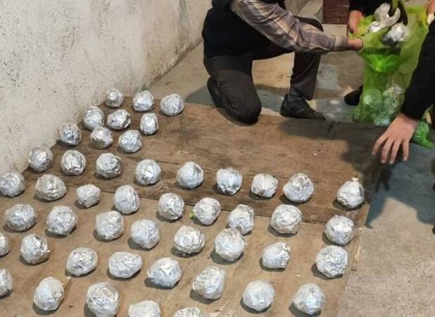 کشف ۴۷ کیلوگرم انواع مواد مخدر از دو قاچاقچی در پرند