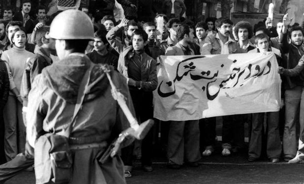 انقلابیون 57 مؤدب‌ بودند یا اغتشاشگران سال 1401؟