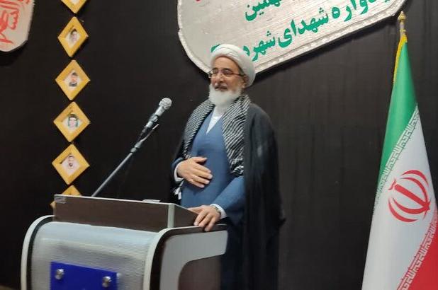 شهدای انقلاب اسلامی و جنگ تحمیلی تربیت یافتگان مکتب روح‌الله بودند