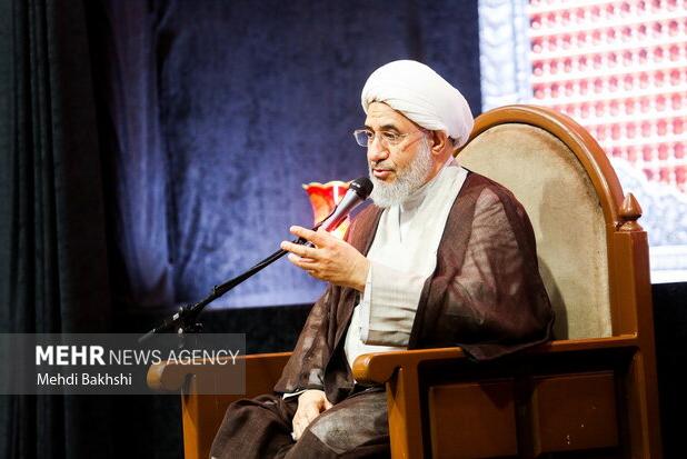 تأکید بر نقش بی‌بدیل ایرانیان در احیای هویت اصیل اسلامی
