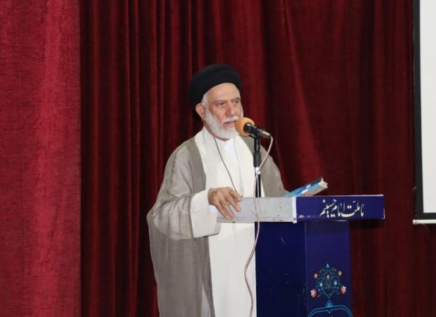 امام‌جمعه دیر: مردم منتظر بهره‌برداری از آب‌شیرین‌کن هستند