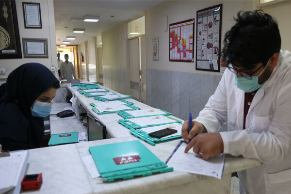 ممنوعیت تحصیل همزمان دانشجویان پزشکی لغو شد