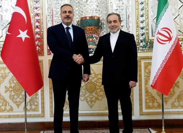 دیدار وزیر خارجه ترکیه با عراقچی