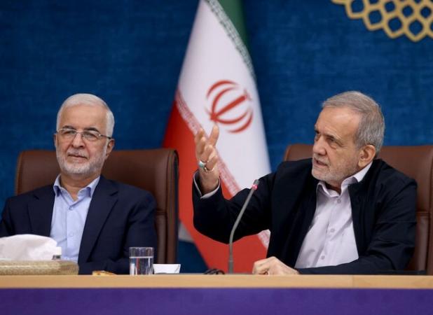 پزشکیان خواستار بررسی علل آتش‌سوزی بندر شهید رجایی شد